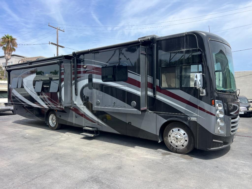 2018 Thor Motor Coach Challenger 37KT in santa ana CA