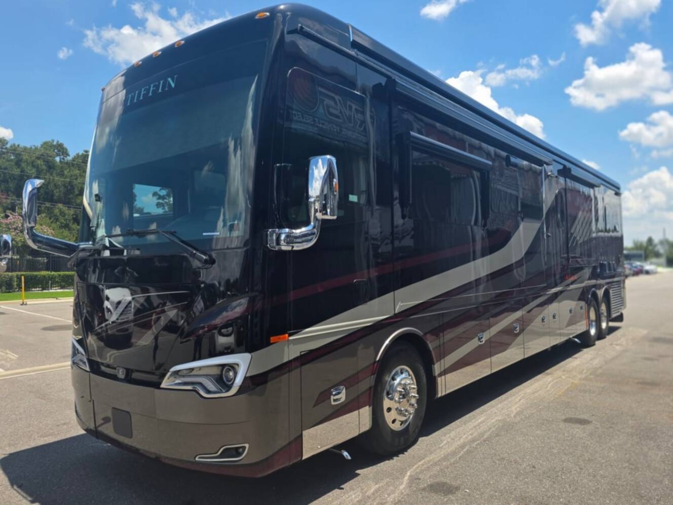 A photo of this 2024 Tiffin Allegro Bus 45 OPP