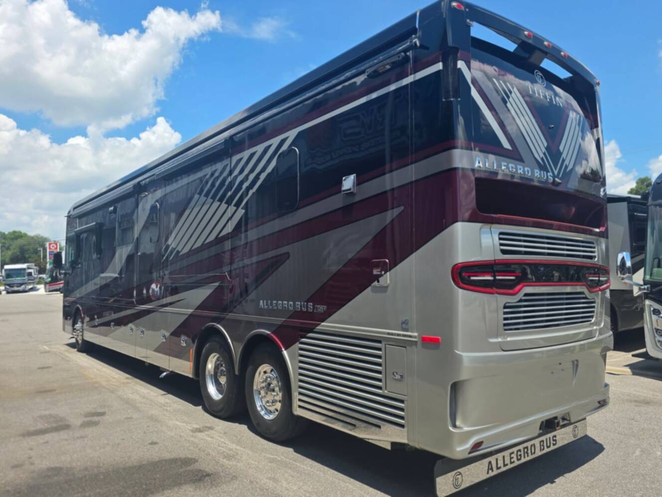 A photo of this 2024 Tiffin Allegro Bus 45 OPP