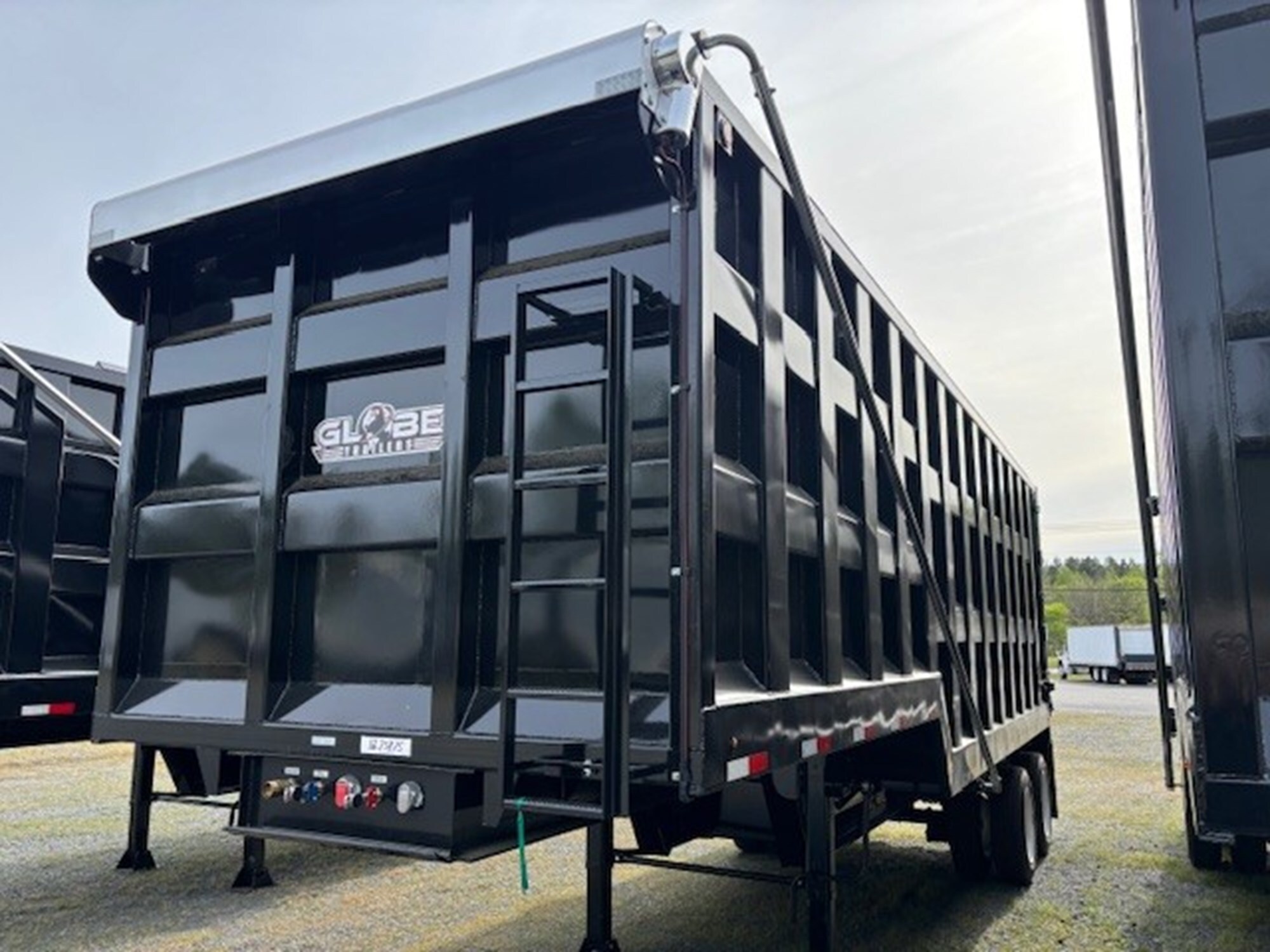 2027 Globe Trailer M GTDD302-30-60YD in Albemarle, NC