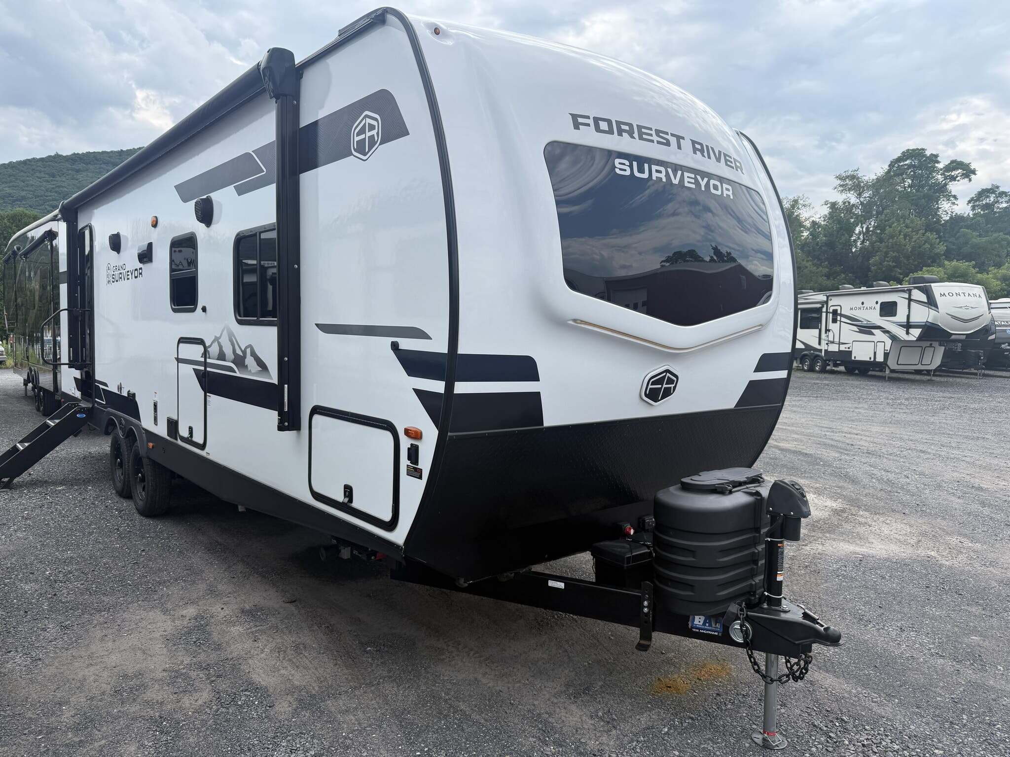 2026 Forest River Grand Surveyor 267RBSS in mill hall PA