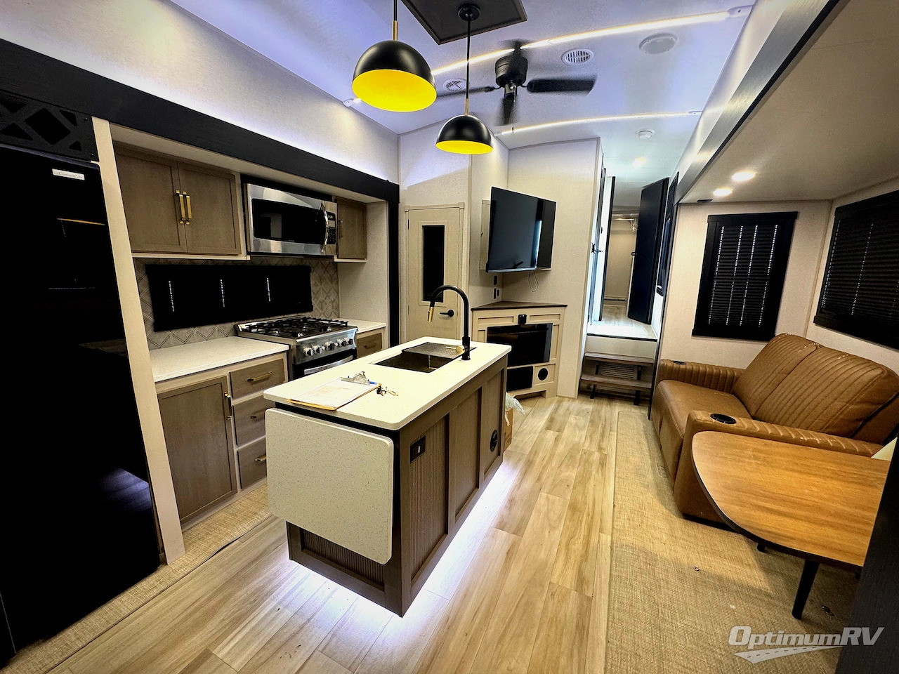 2025 Forest River Salem Hemisphere 375FAM RV