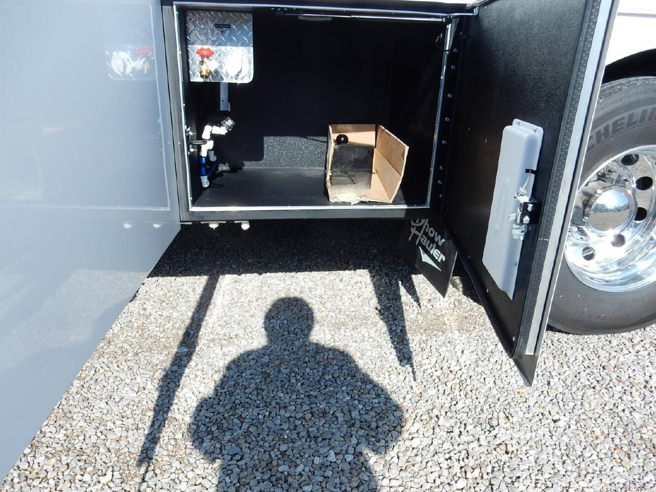 A photo of this 2027 Show Hauler SH1377T1-36