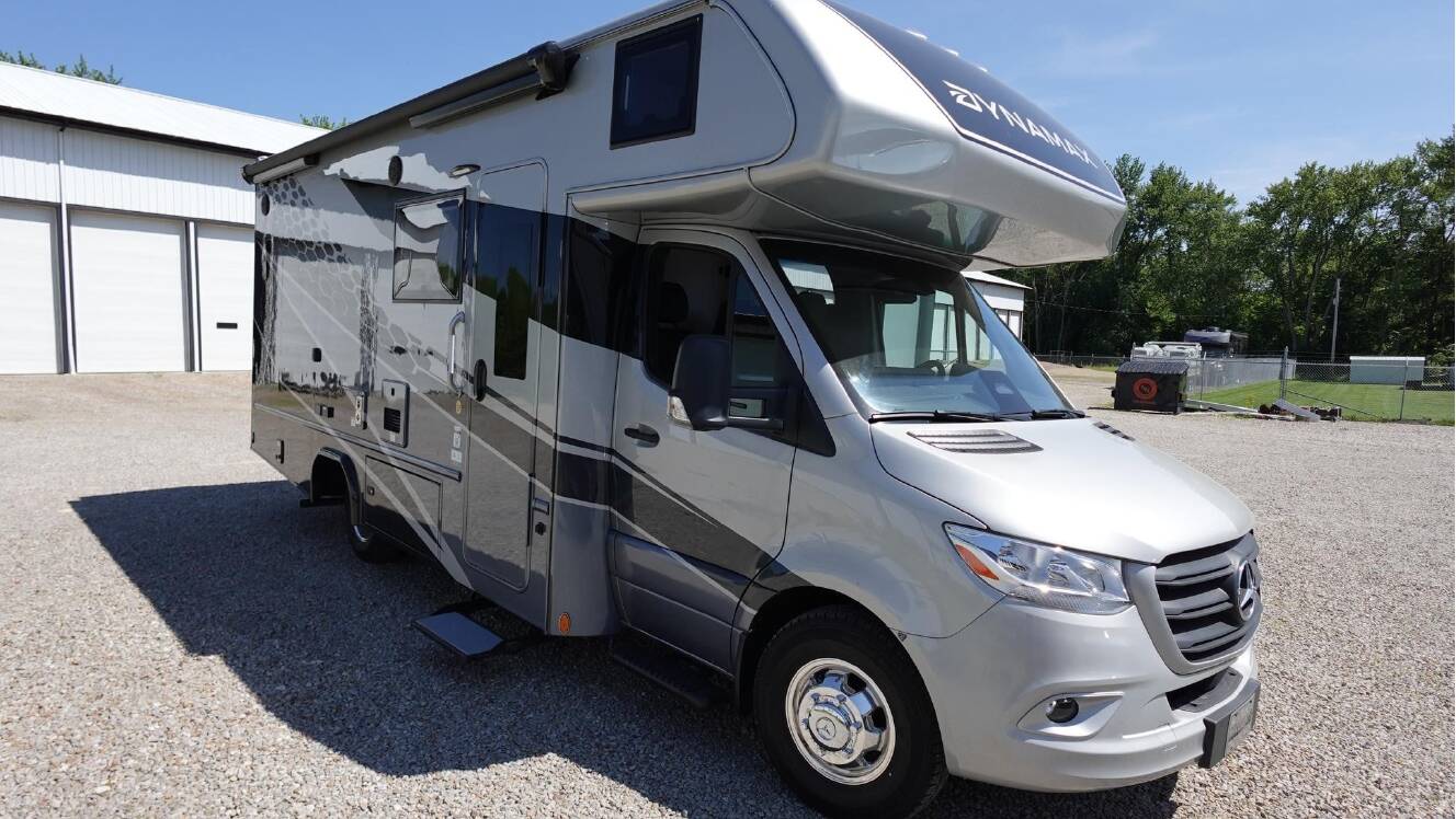 A photo of this 2026 Dynamax ISATA 3 24FW