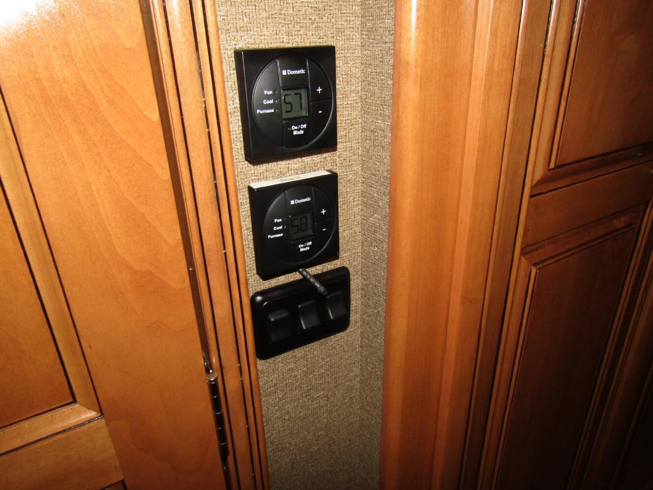 A photo of this 2016 Thor Motor Coach PALAZZO 33.2