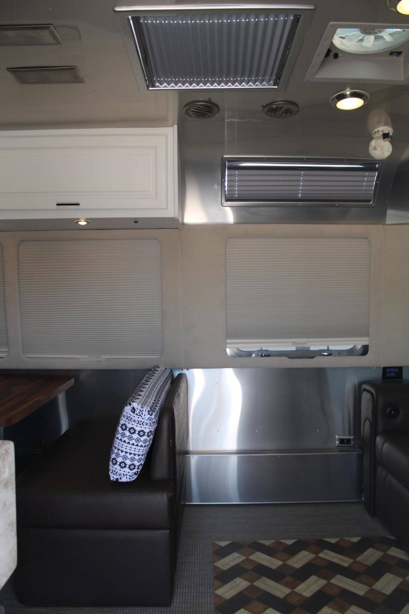 A photo of this 2017 Airstream CLASSIC 30RB