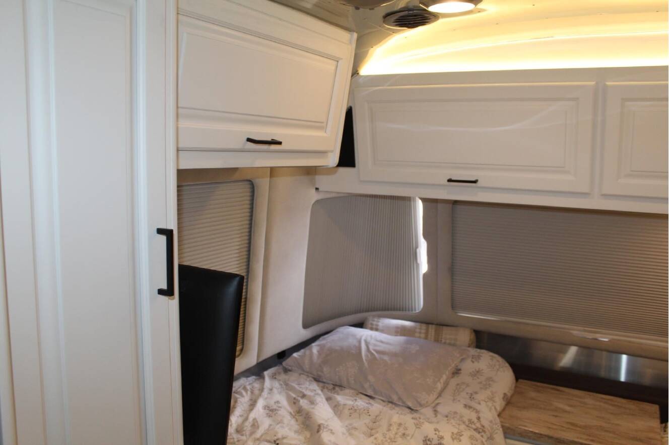 A photo of this 2017 Airstream CLASSIC 30RB
