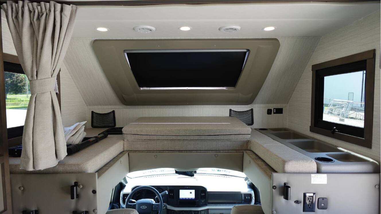 A photo of this 2027 Dynamax ISATA 6 30FW
