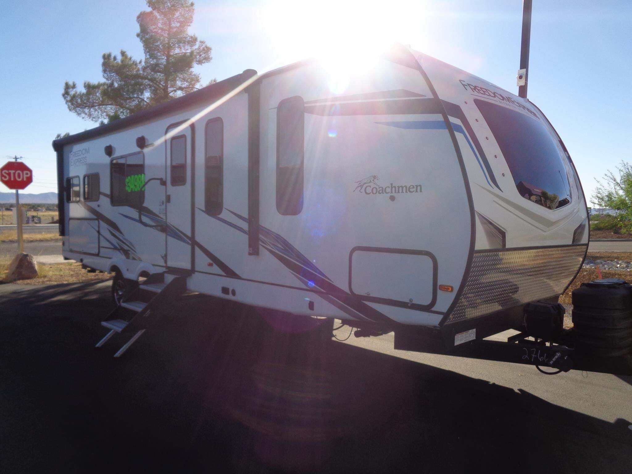 2023 Coachmen FREEDOM EXPRESS ULTRA LITE EDITION 274RKS in pahrump NV