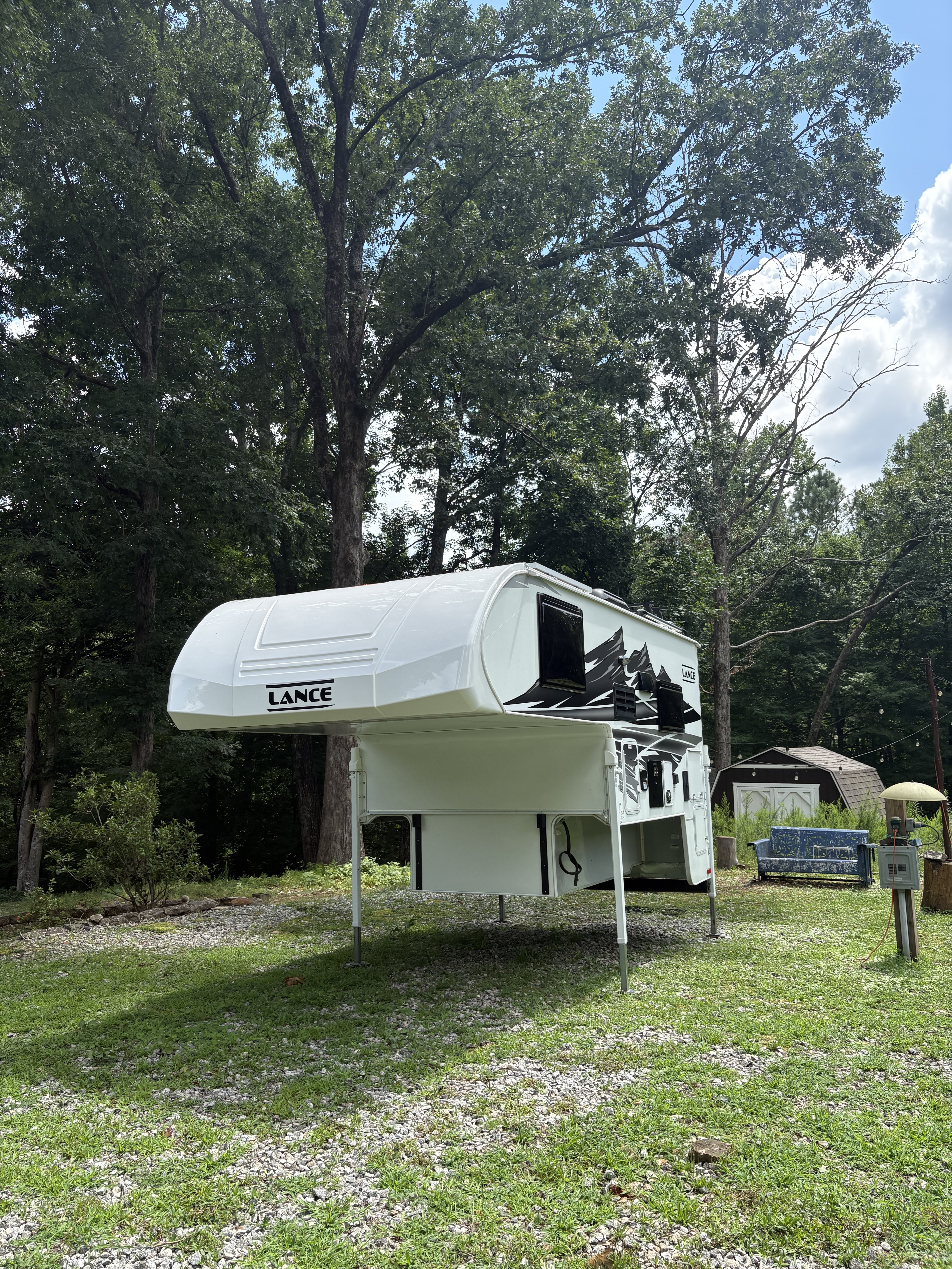 2022 Lance 825 TRUCK CAMPER RV