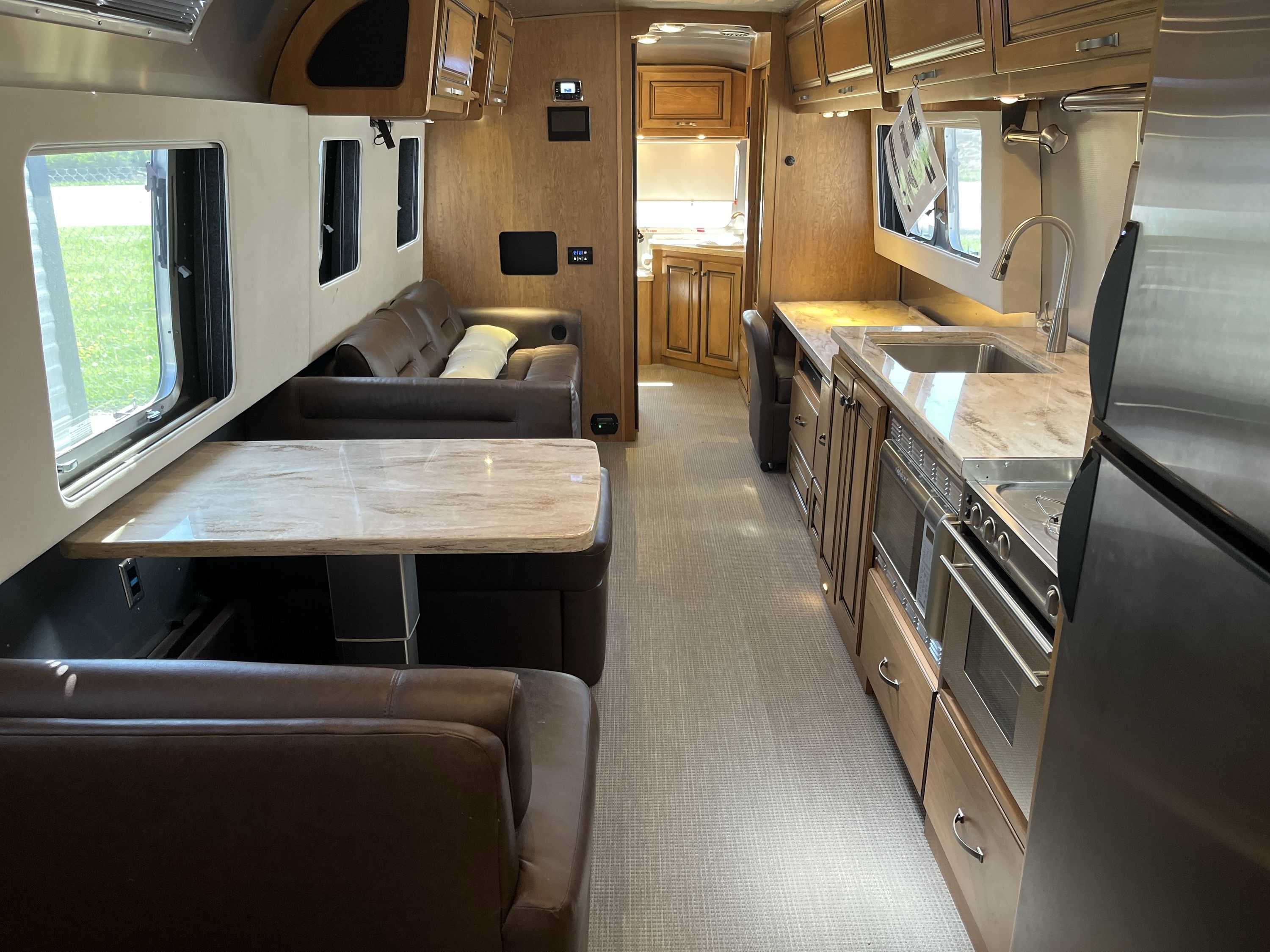 2018 Airstream CLASSIC 33FB TWIN in columbia MO