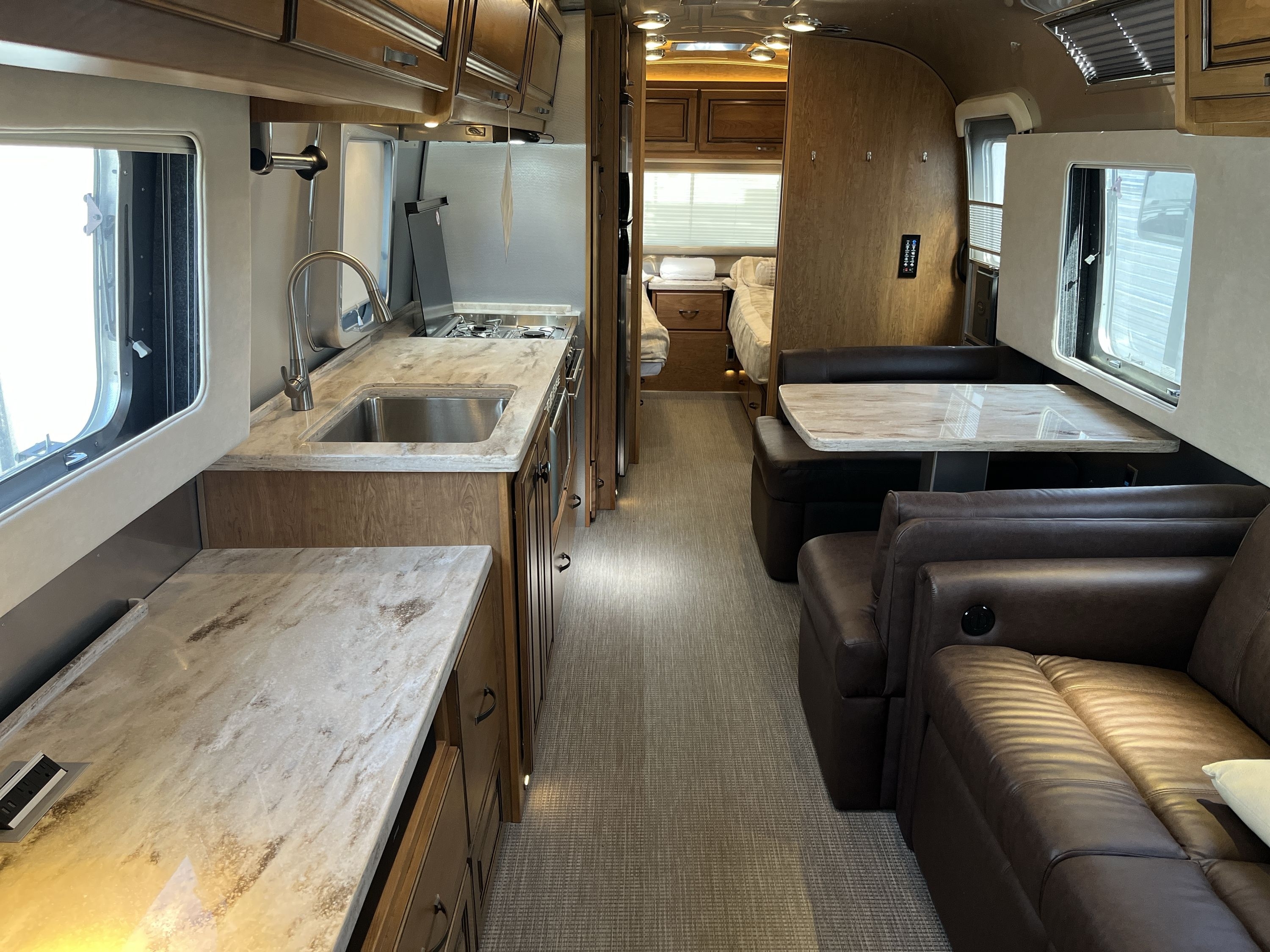 2018 Airstream CLASSIC 33FB TWIN in columbia MO