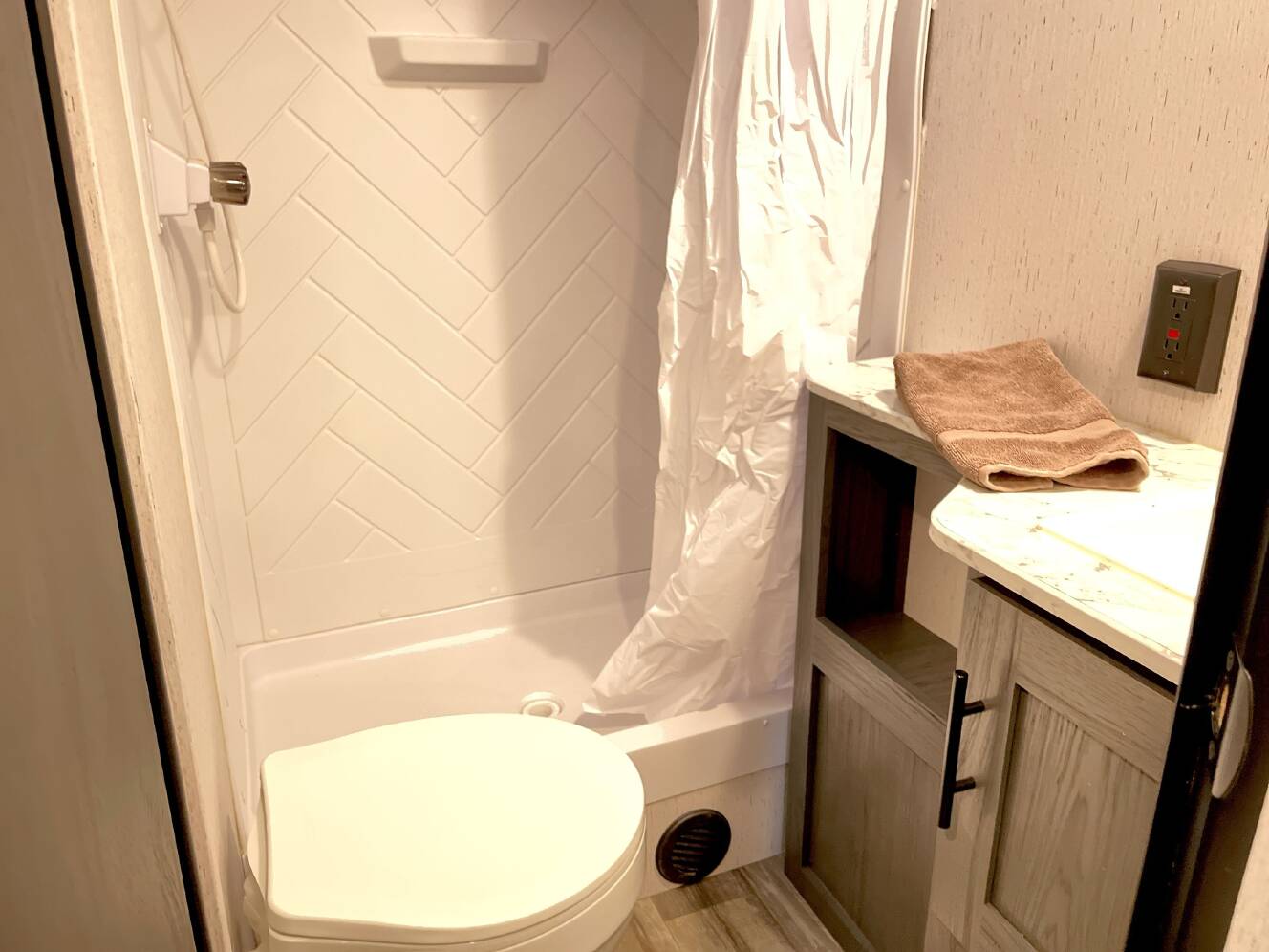 A photo of this 2024 Dutchmen ASPEN TRAIL LE 26BHWE