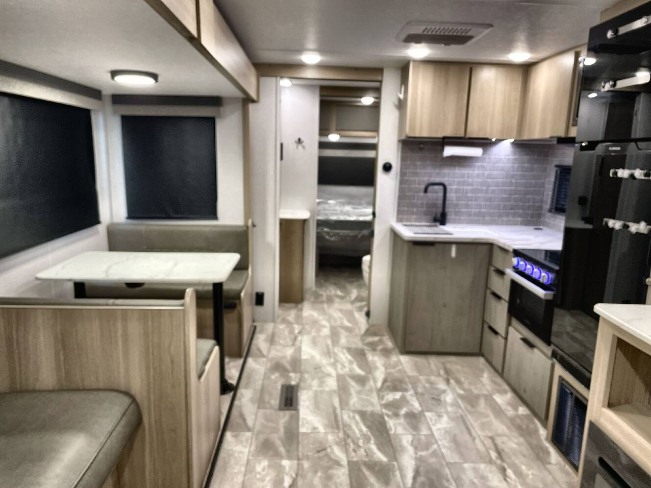 A photo of this 2025 Dutchmen KODIAK 332BHSL