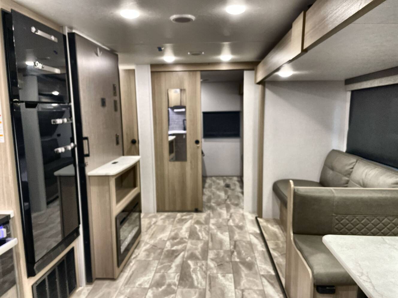 A photo of this 2025 Dutchmen KODIAK 332BHSL