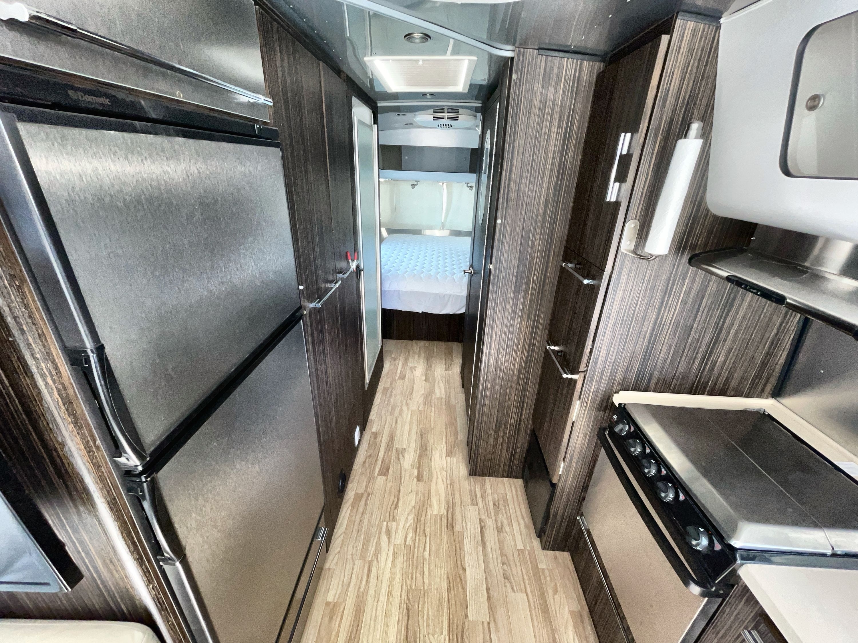 2014 Airstream INTERNATIONAL SIGNATURE 27 in fountain CO