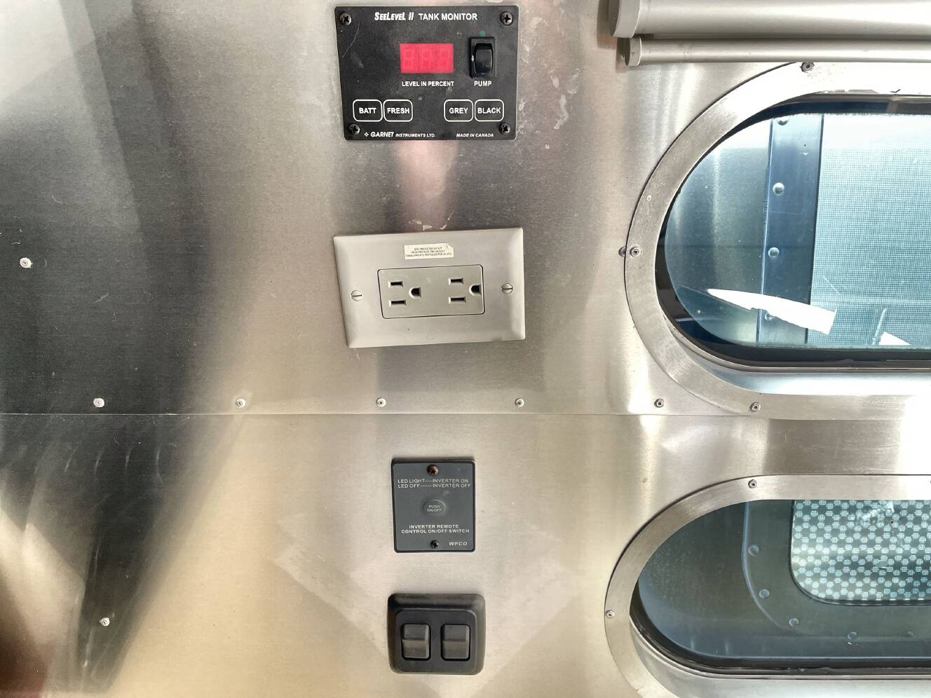 A photo of this 2014 Airstream INTERNATIONAL SIGNATURE 27