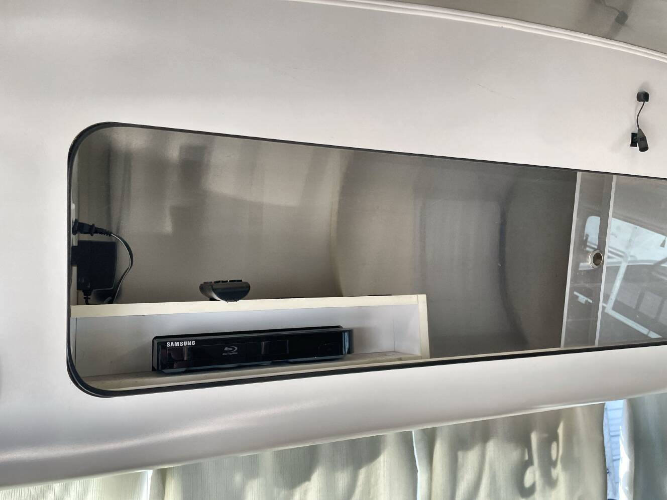 A photo of this 2014 Airstream INTERNATIONAL SIGNATURE 27