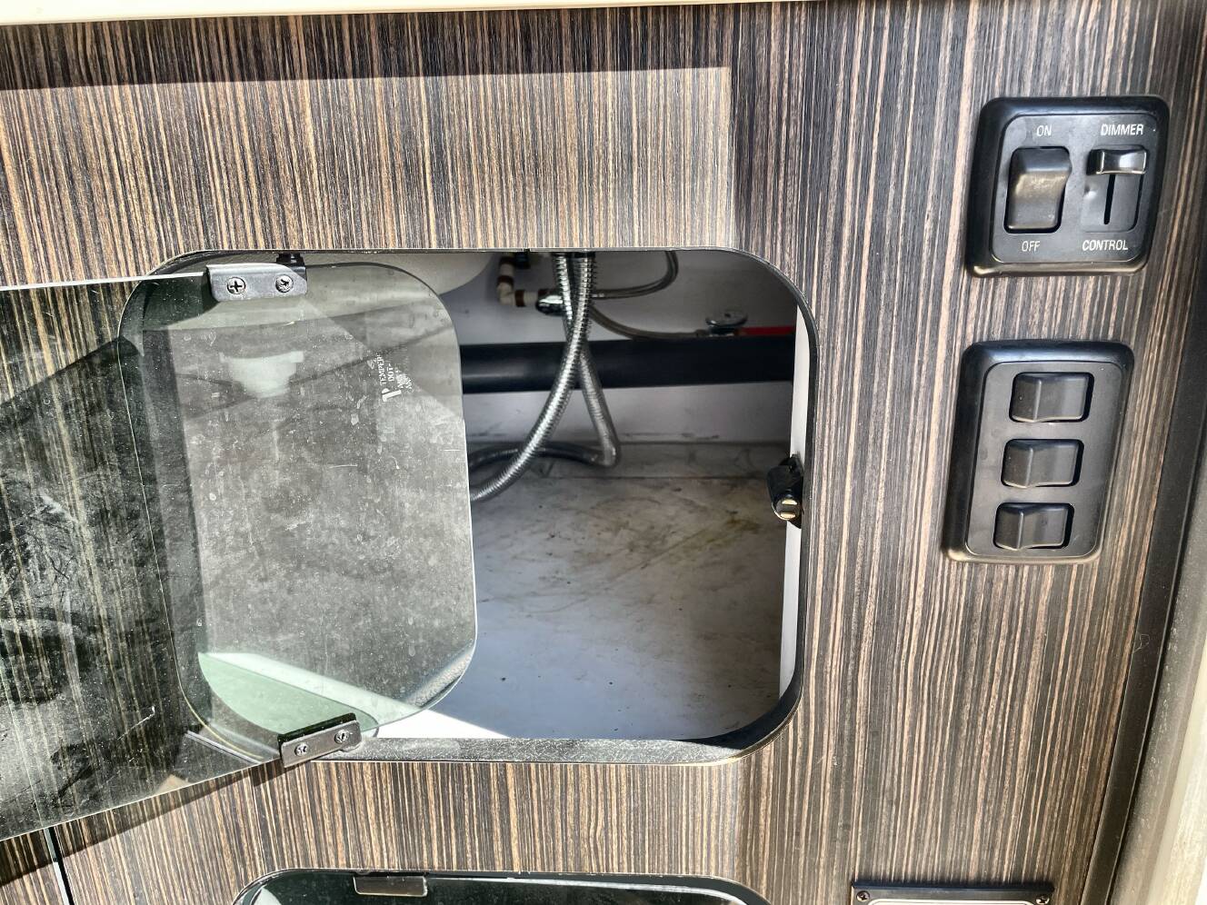 A photo of this 2014 Airstream INTERNATIONAL SIGNATURE 27