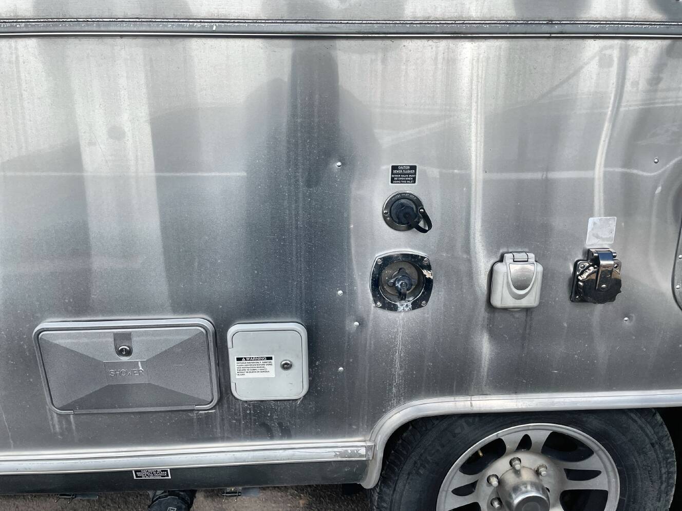 A photo of this 2014 Airstream INTERNATIONAL SIGNATURE 27