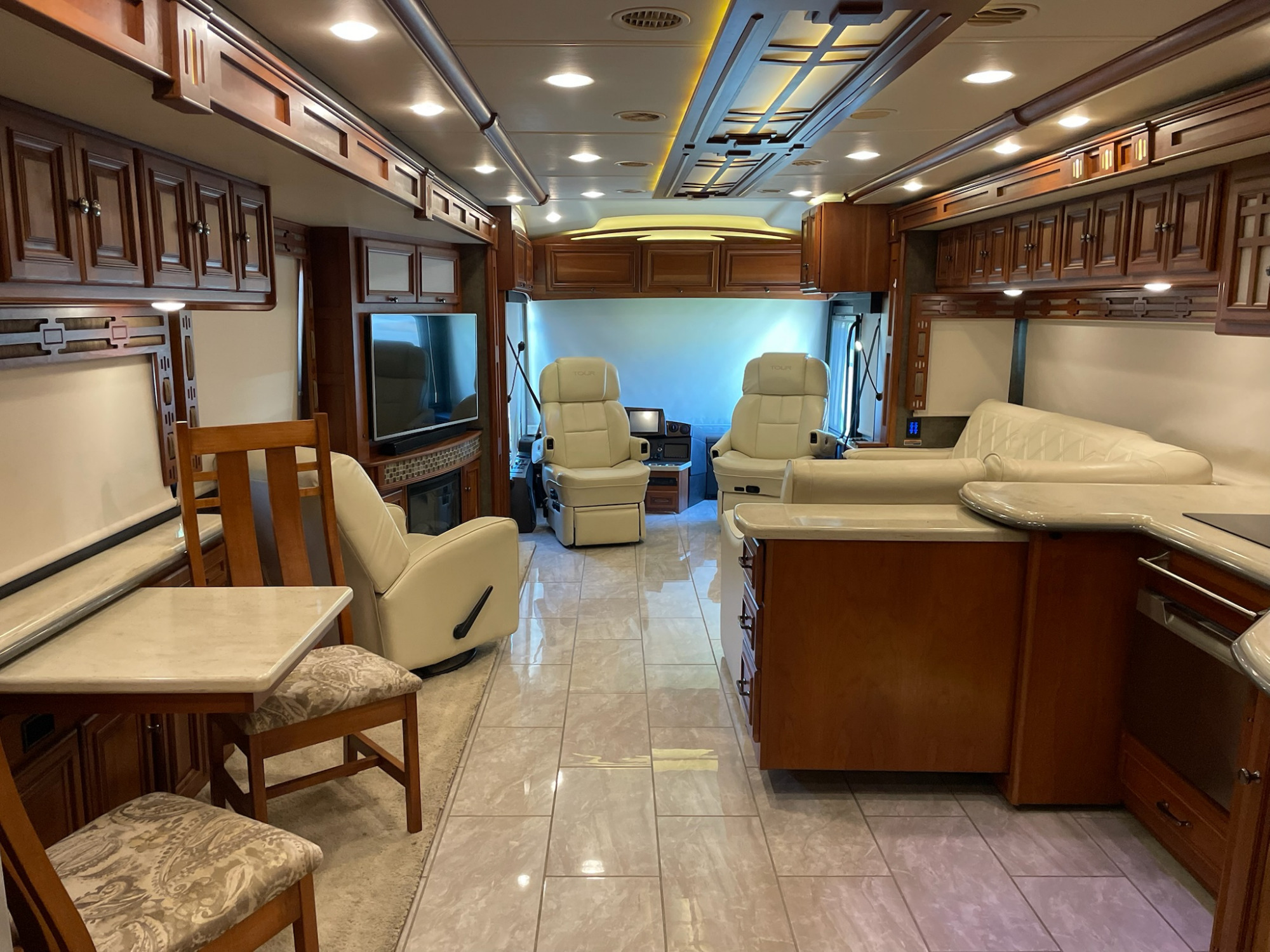 2015 Winnebago TOUR 42QD in jackson TN