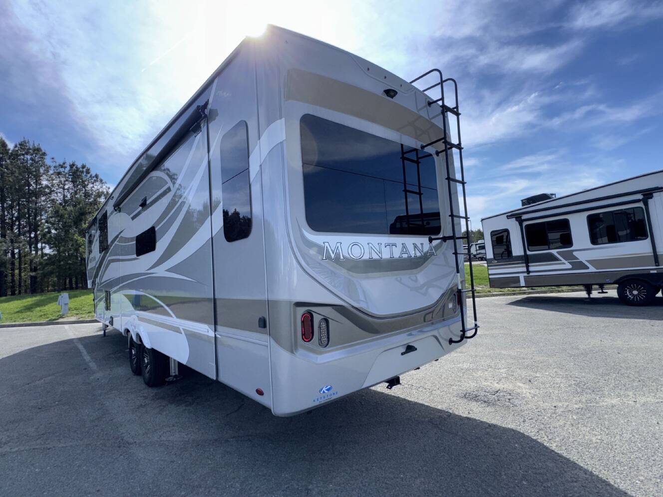 A photo of this 2023 Keystone MONTANA 3781RL