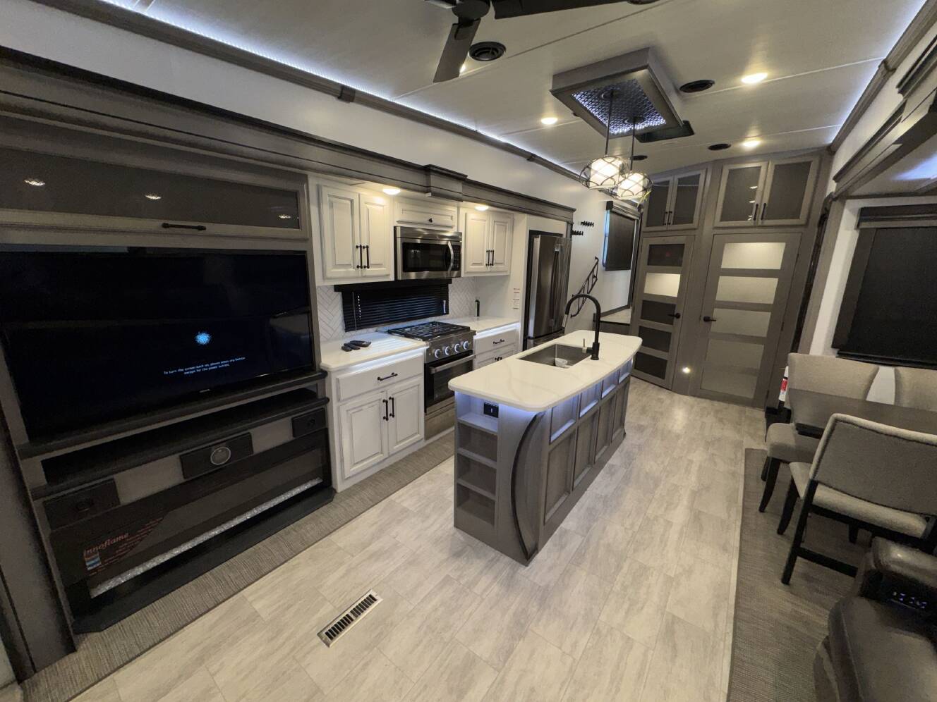 A photo of this 2023 Keystone MONTANA 3781RL