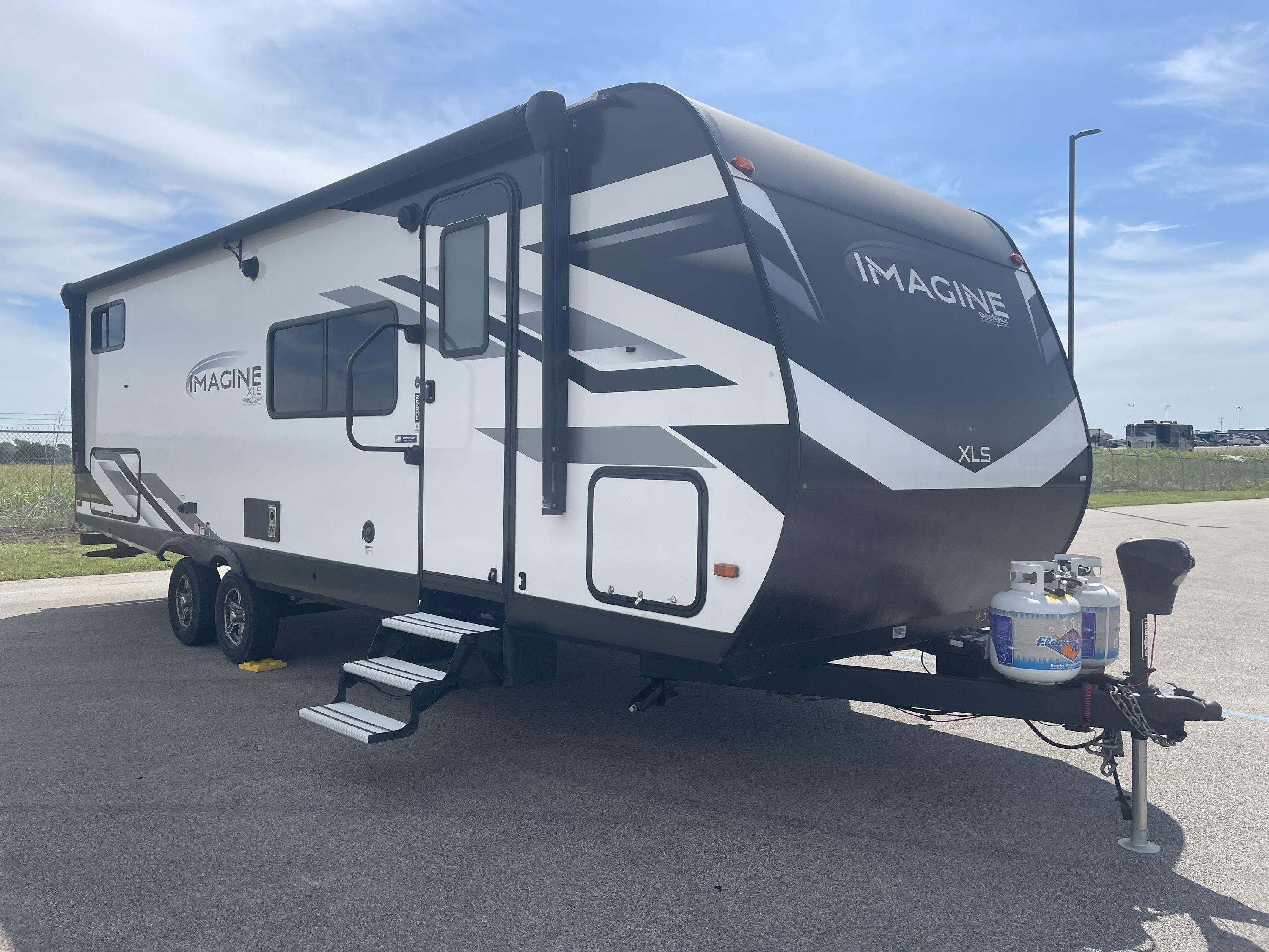 2023 Grand Design IMAGINE XLS 25BHE in alvarado TX
