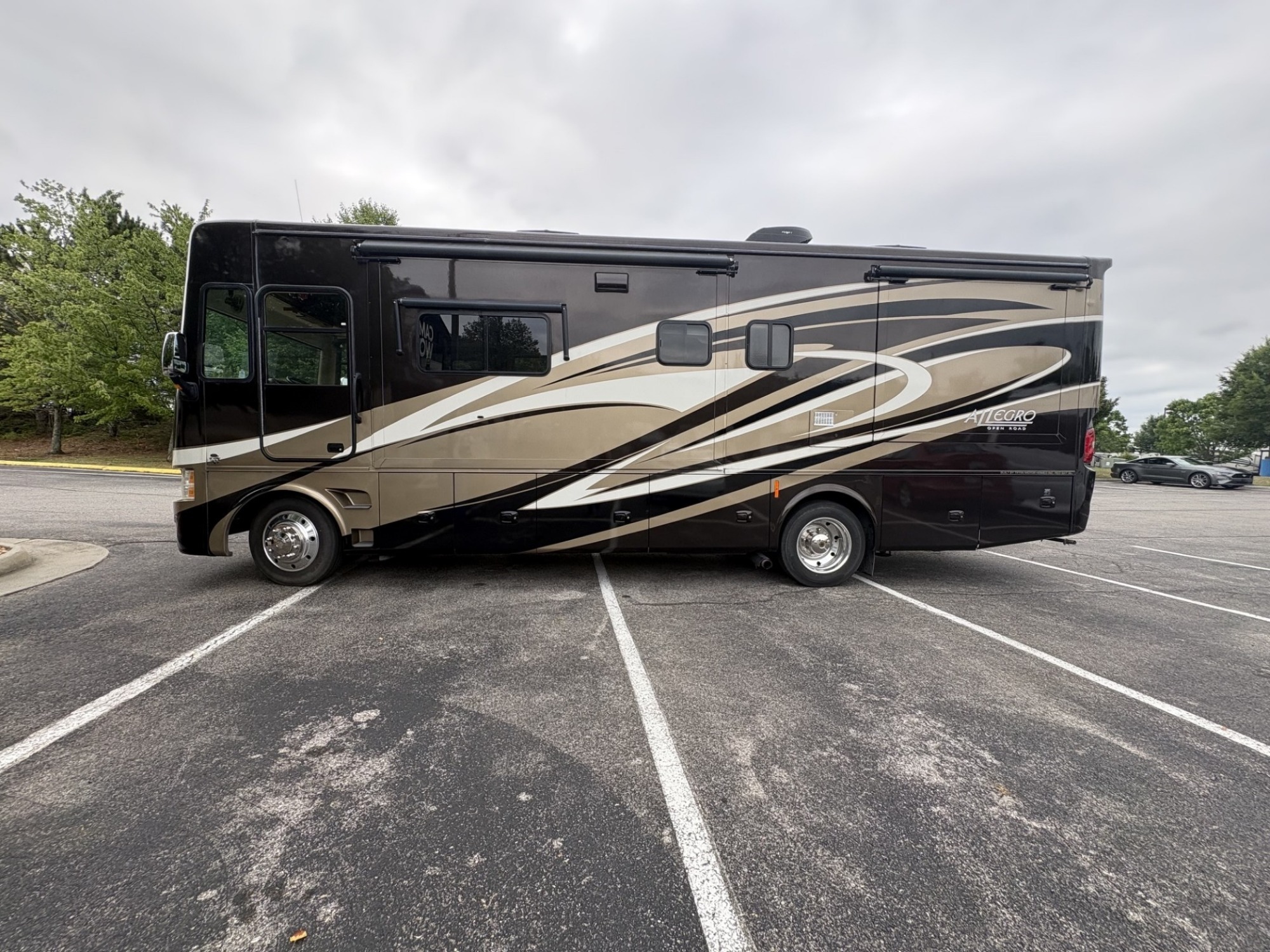 2013 Tiffin ALLEGRO 30GA in roanoke VA