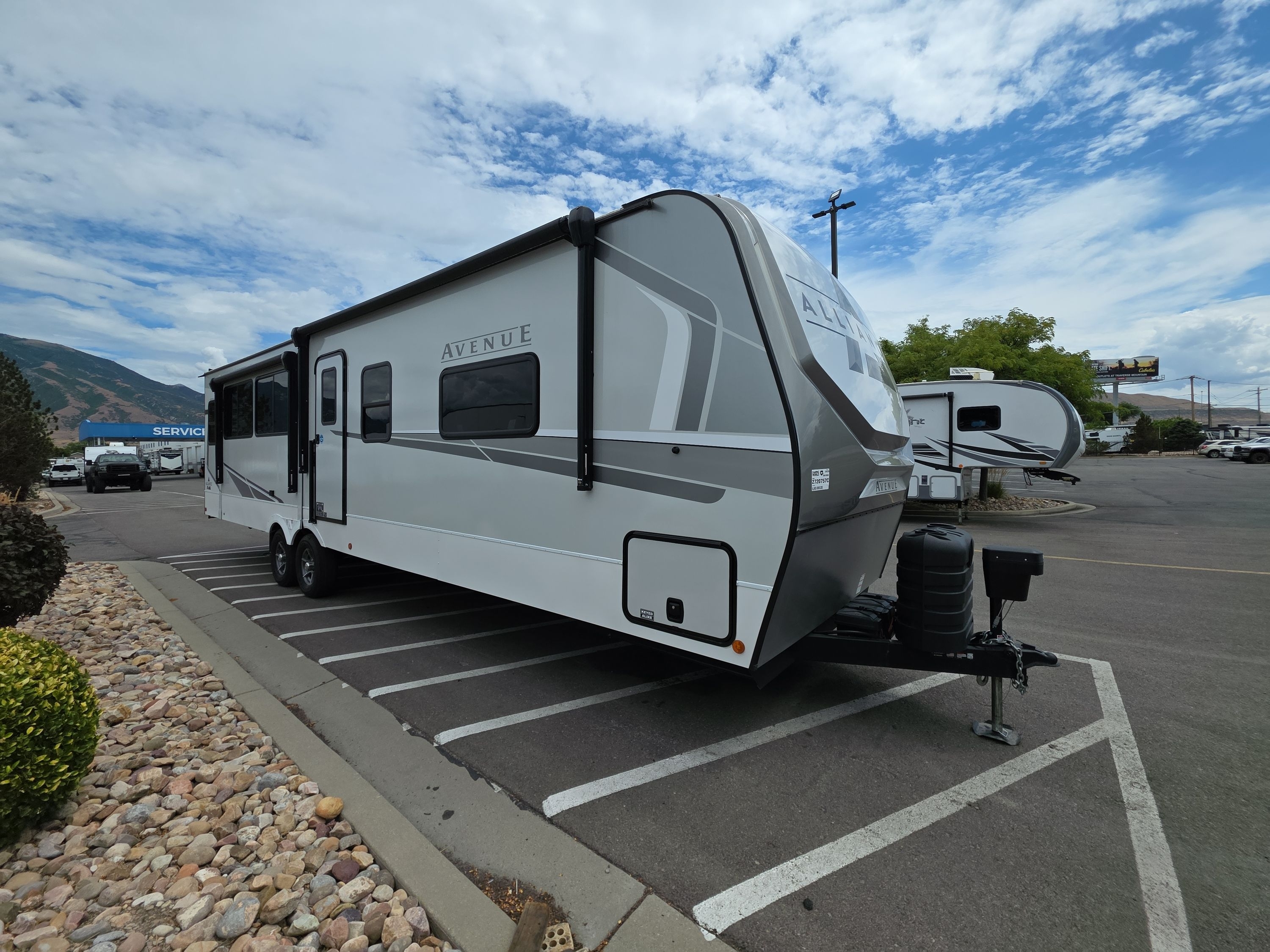 2025 Alliance AVENUE 332RL RV