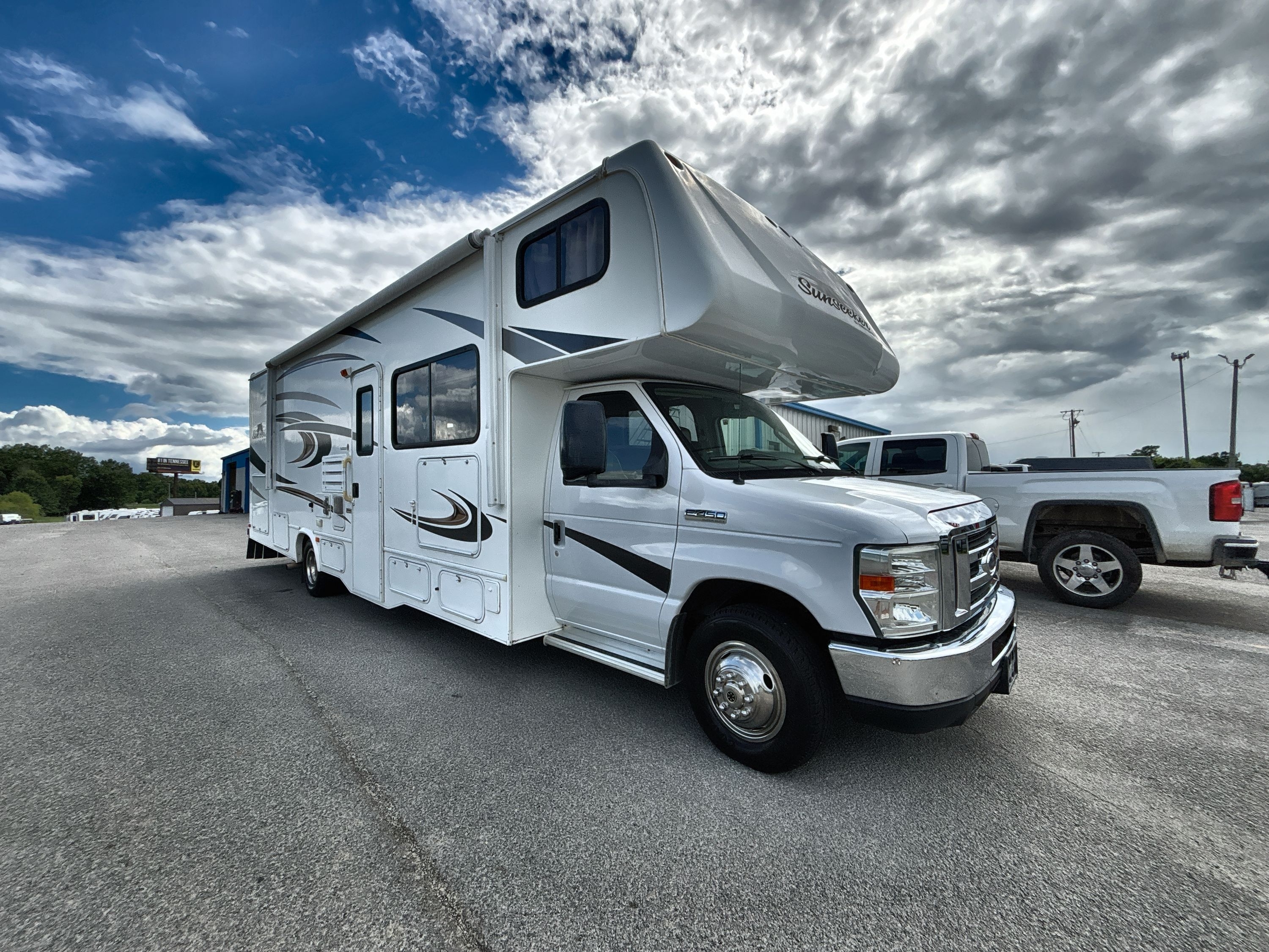 2013 Forest River SUNSEEKER 3050S RV
