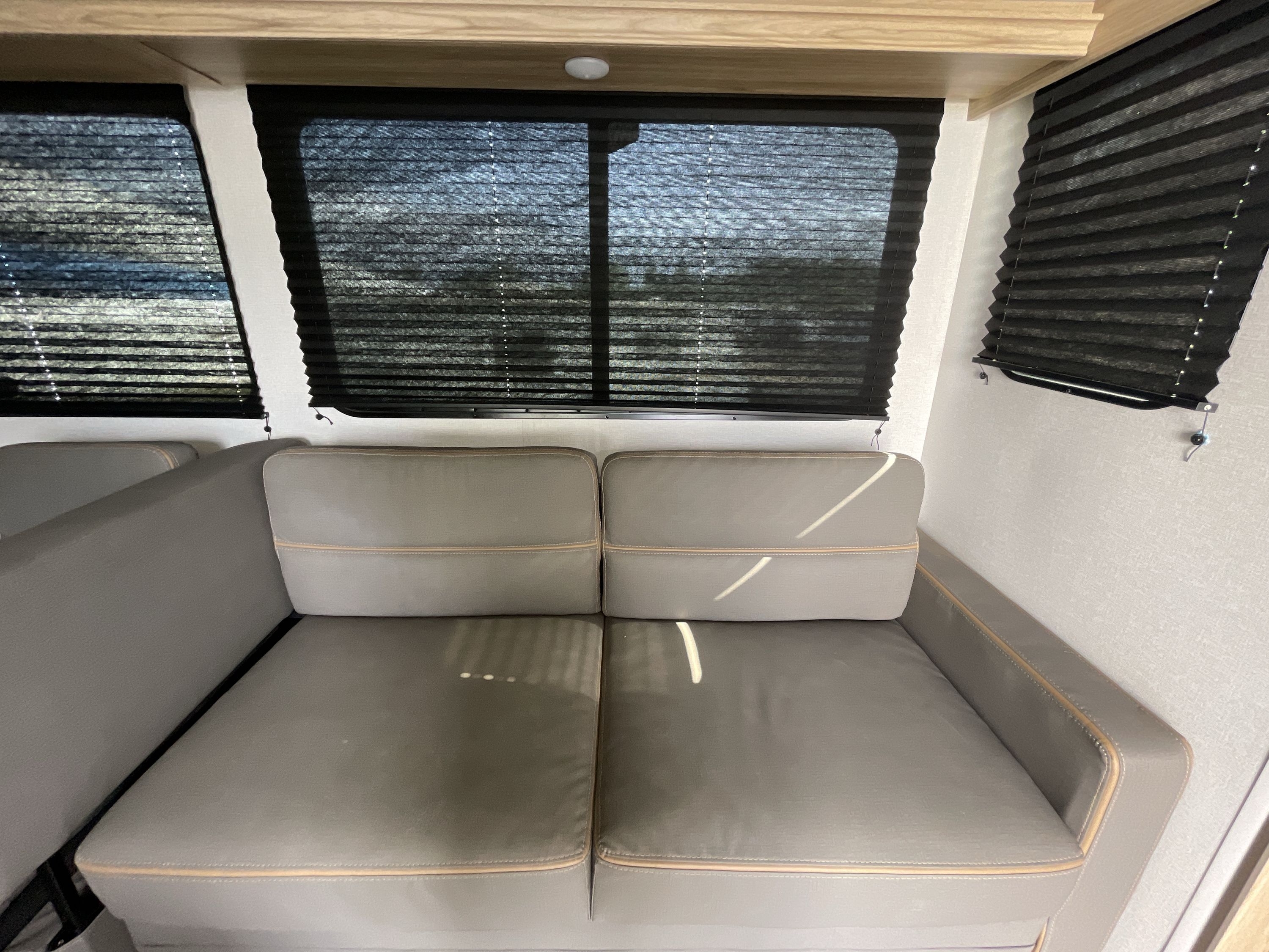 2025 Cruiser Rv AVENIR 32QB in coldwater MI