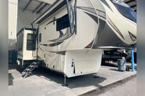 2017 Grand Design SOLITUDE 375RES in dover FL