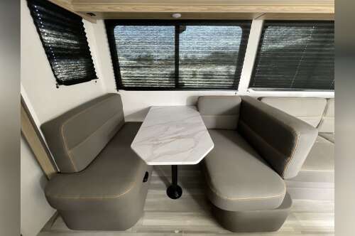 2025 Cruiser Rv AVENIR 32QB in coldwater MI