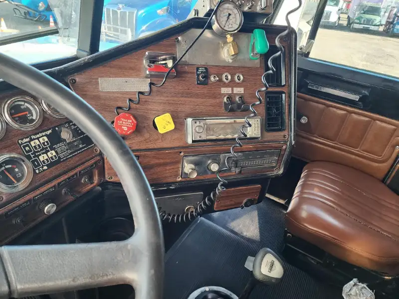 1996 FREIGHTLINER FLD120