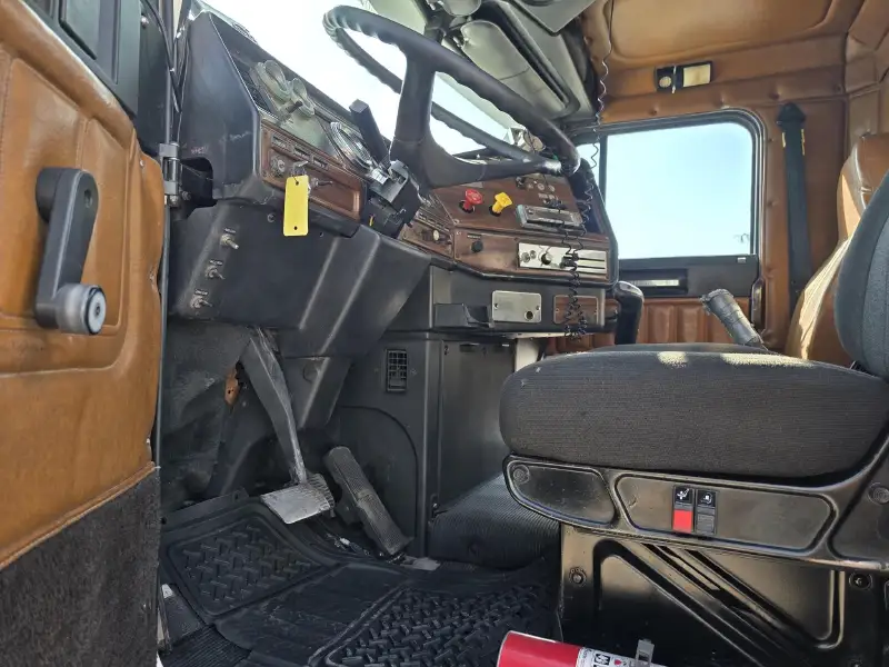 1996 FREIGHTLINER FLD120