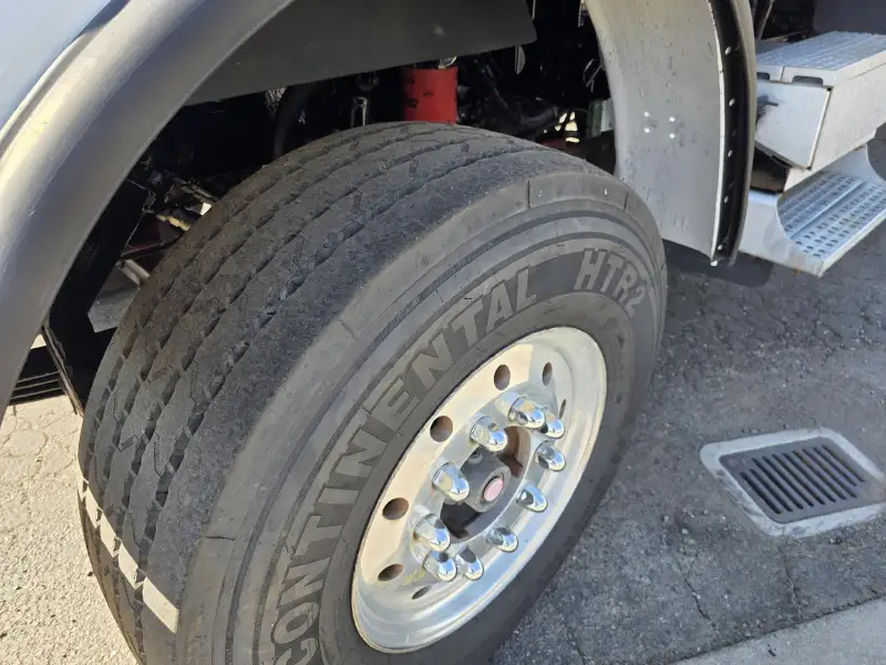 1996 FREIGHTLINER FLD120