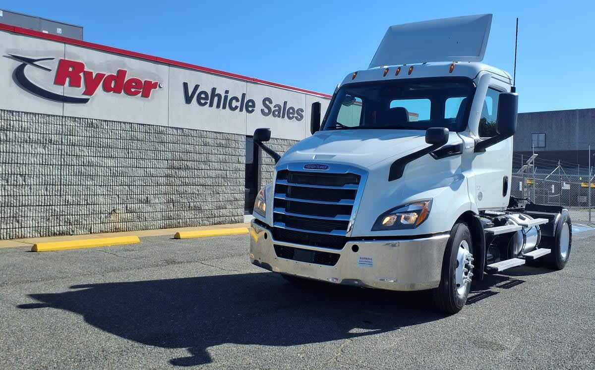 2020 FREIGHTLINER CASCADIA 116 in Memphis, TN