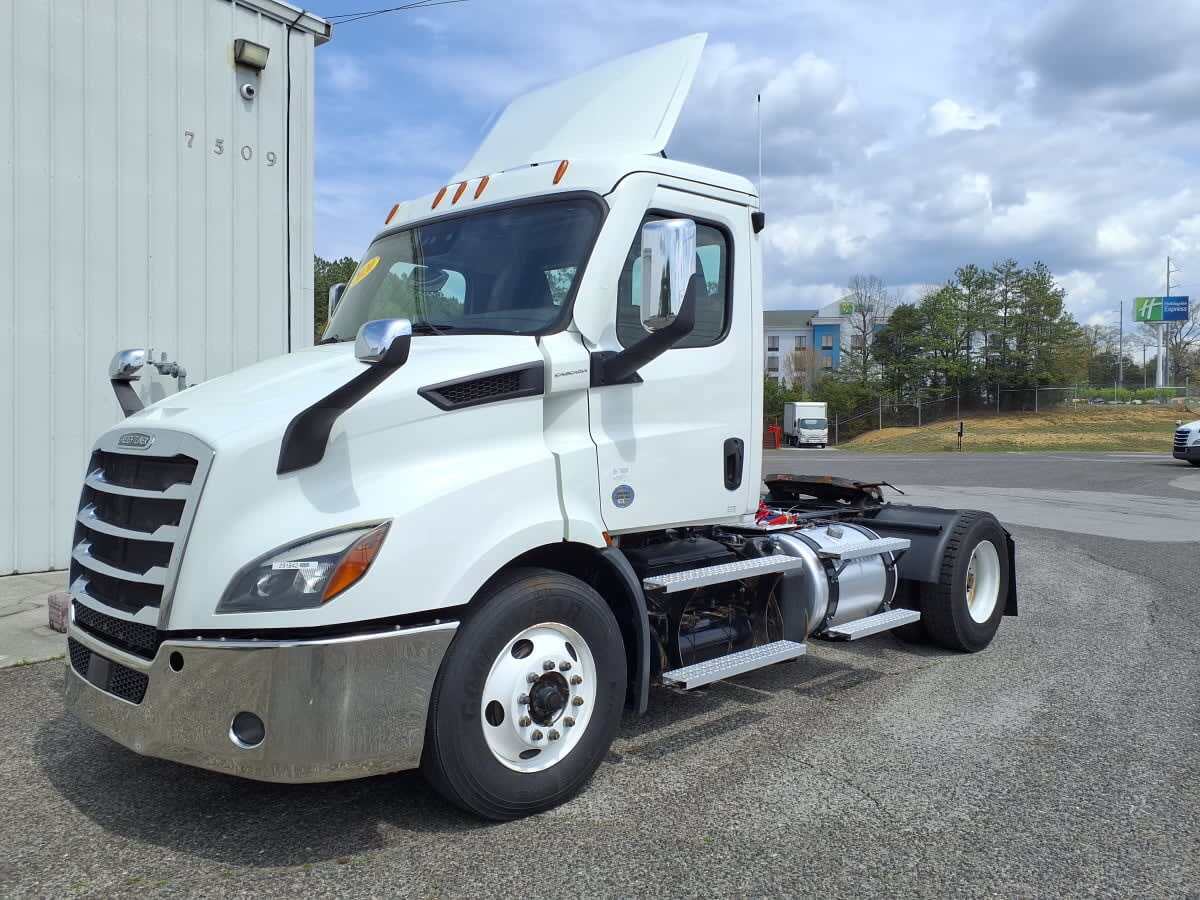 2020 FREIGHTLINER CASCADIA 116 in Knoxville, TN