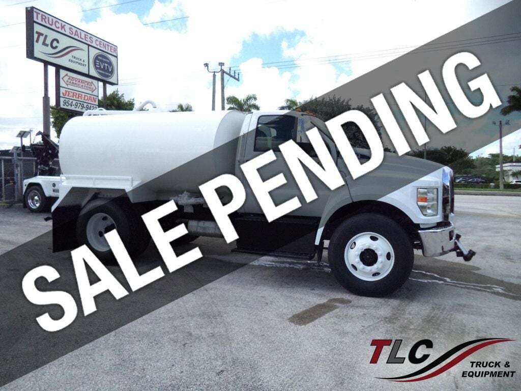 2017 FORD F650 in Pompano Beach, FL