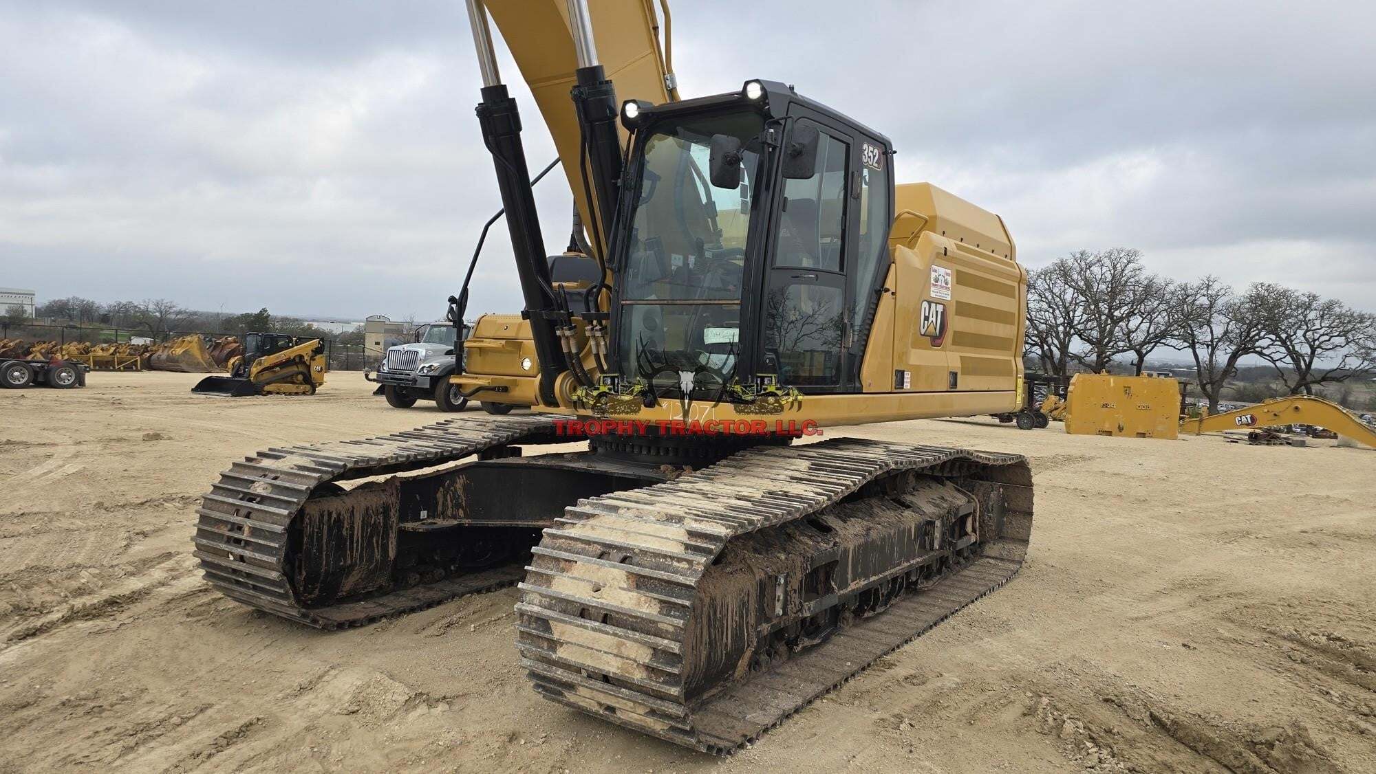 2025 CATERPILLAR 352 in Burleson, TX