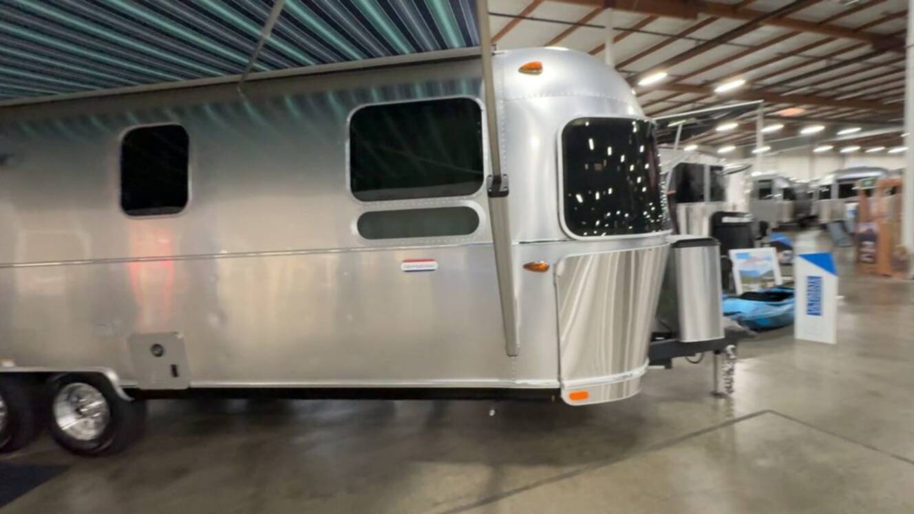 A photo of this 2026 Airstream International 27FB