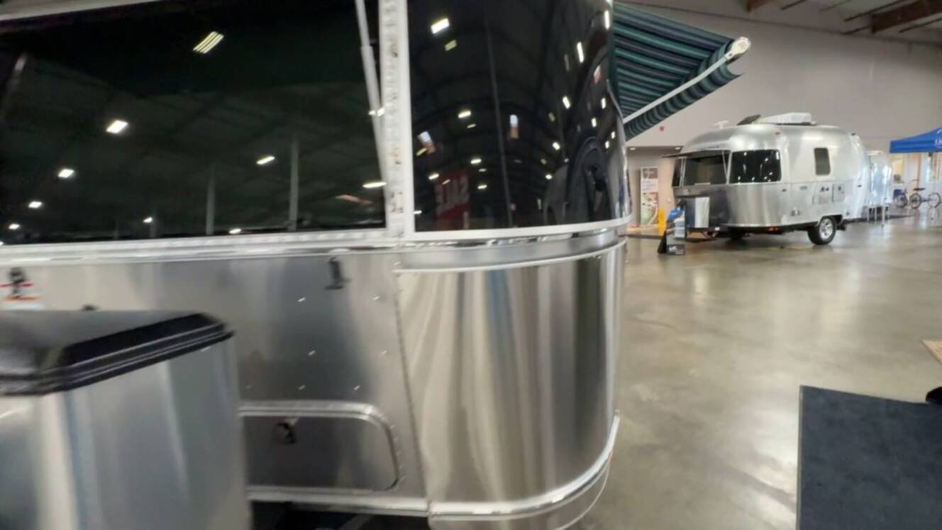 A photo of this 2026 Airstream International 27FB