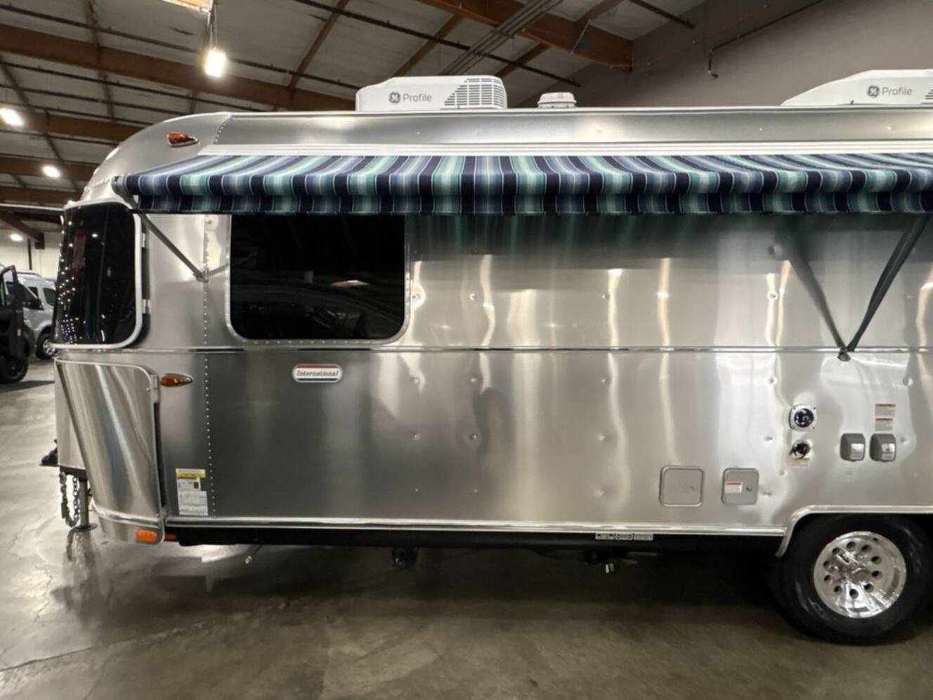 A photo of this 2026 Airstream International 27FB