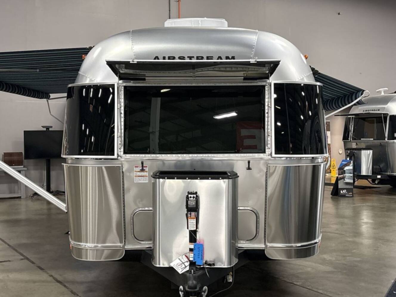 A photo of this 2026 Airstream International 27FB