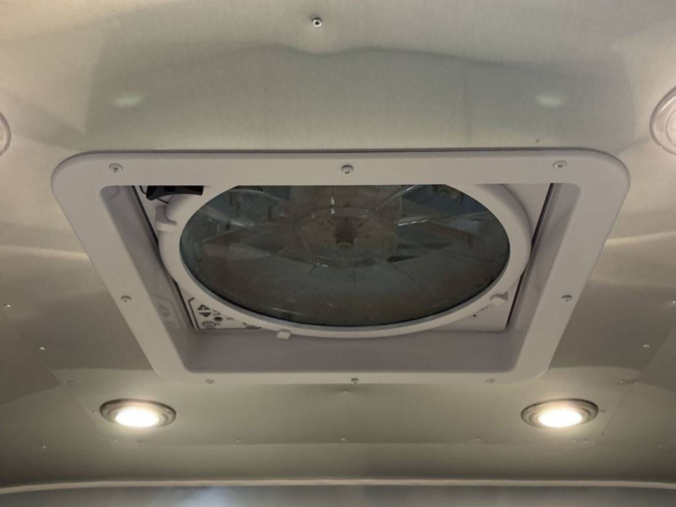 A photo of this 2026 Airstream International 27FB