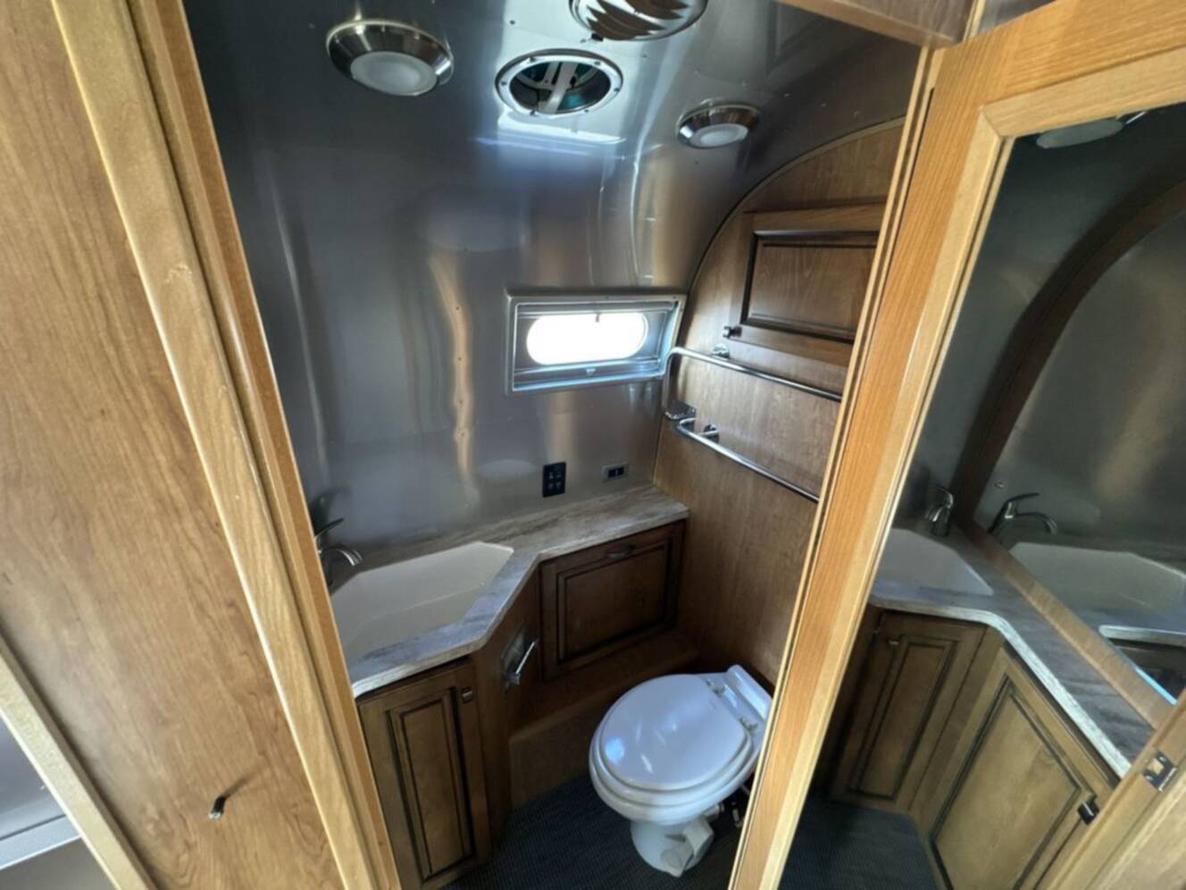 A photo of this 2017 Airstream Classic 30