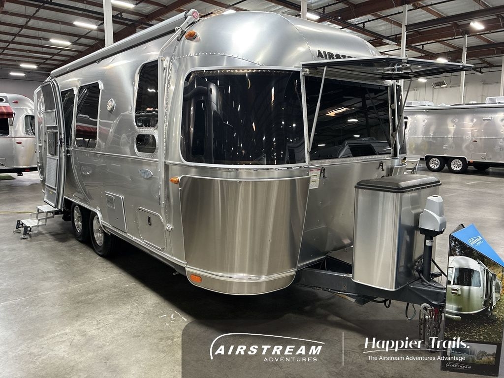 2016 Airstream 23 Front Bed Queen in fairfield CA