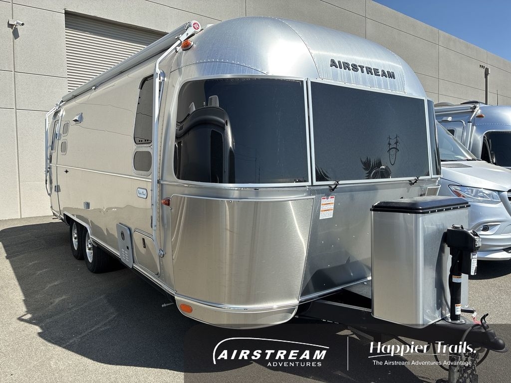 2024 Airstream Flying Cloud 25 Front Bed Queen in fairfield CA