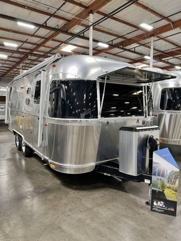 2022 Airstream International 23 Corner Bed 23CB in fairfield CA